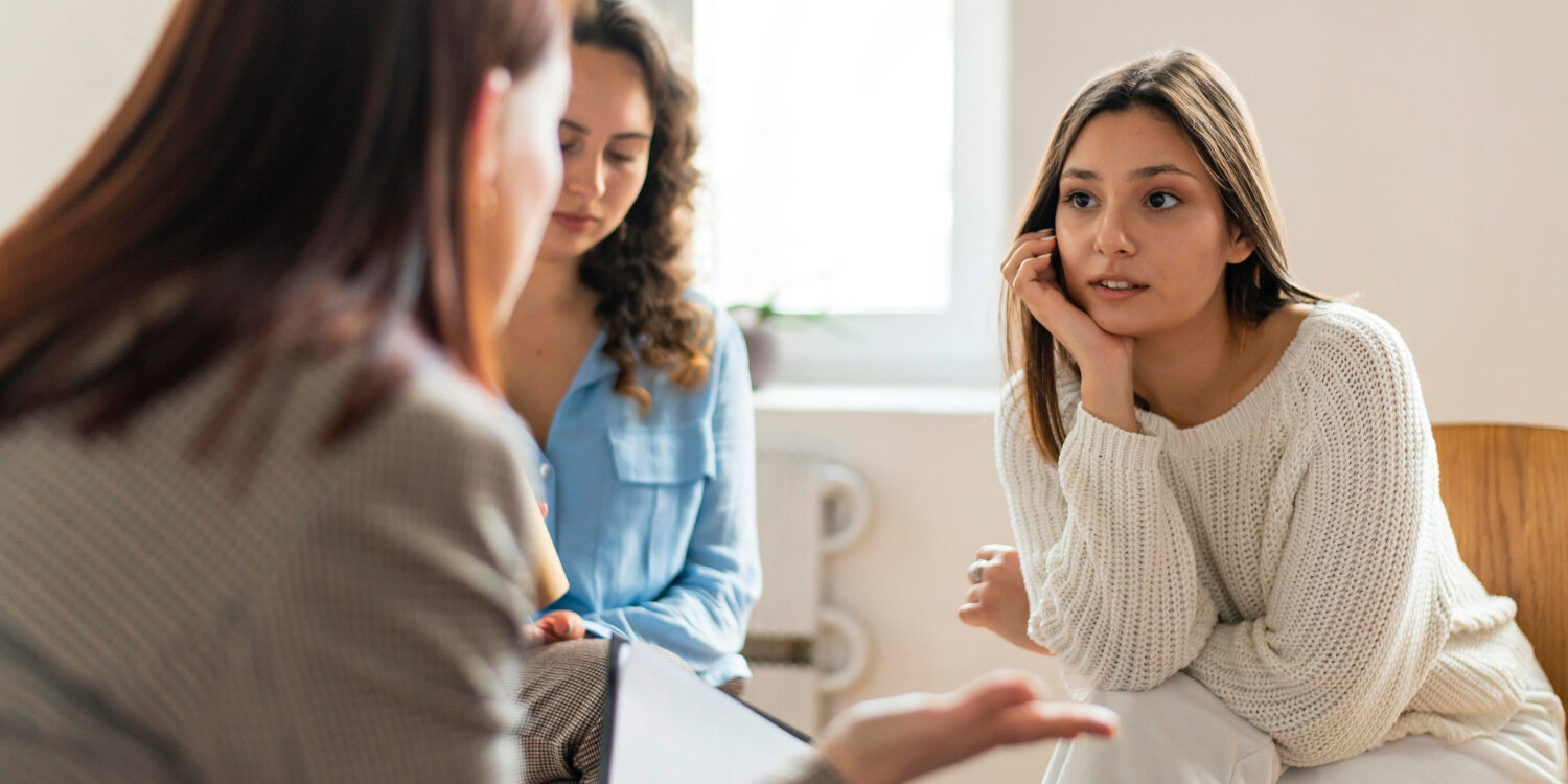 easylohn_Pflegeversicherung_Was_ist_die_Pflegeversicherung_und_wer_ist_versichert?